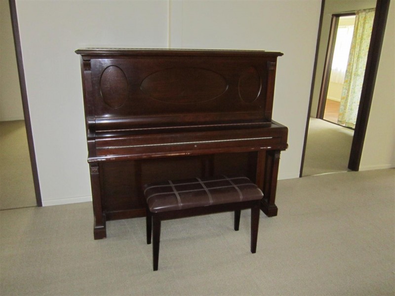 46 Hall Street, Mount Morgan QLD 4714