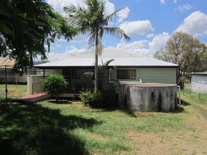 46 Hall Street, Mount Morgan QLD 4714