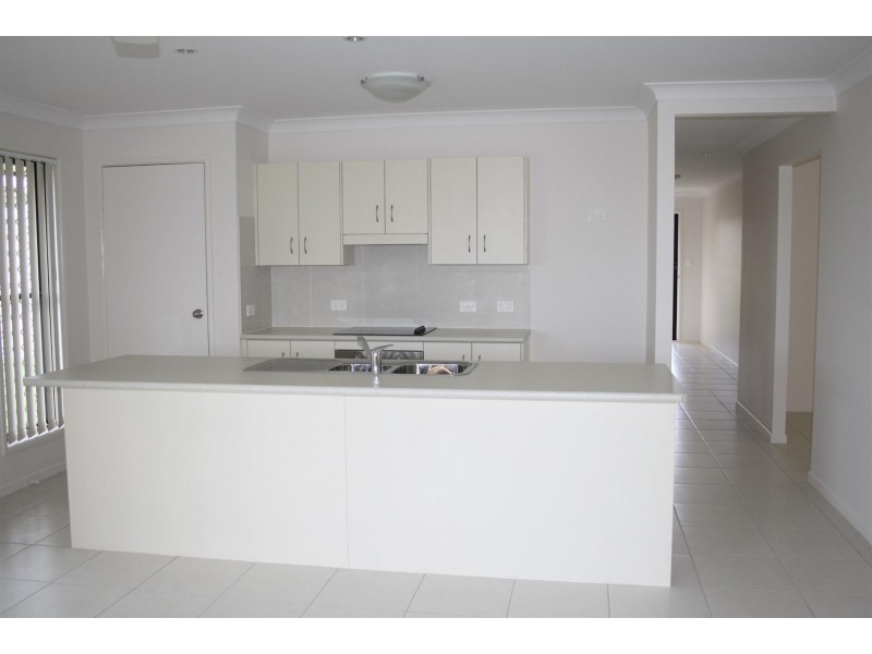 24 Bronco Crescent, Gracemere QLD 4702