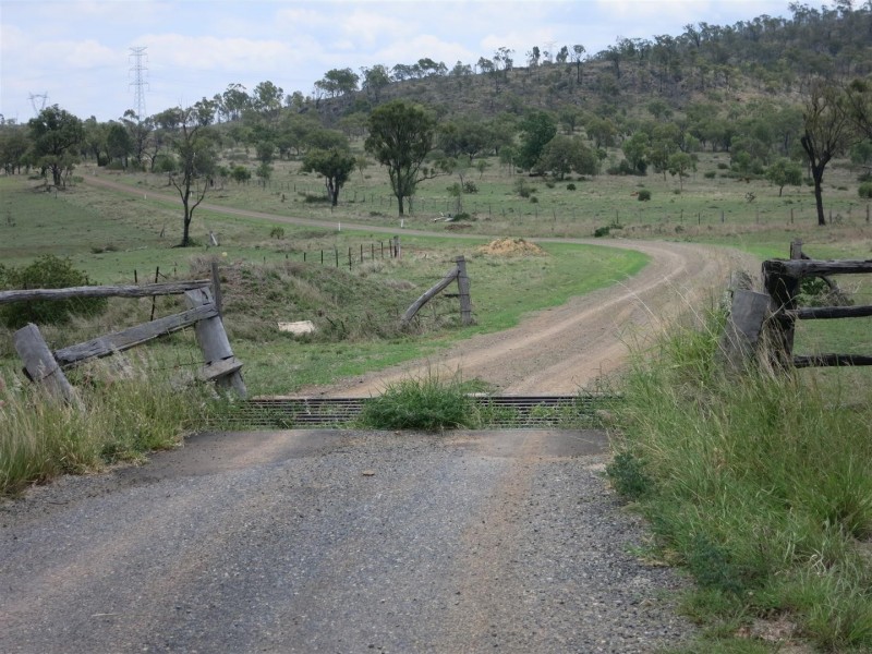 “Carinya” Oakey Creek Road, Boulder Creek QLD 4714