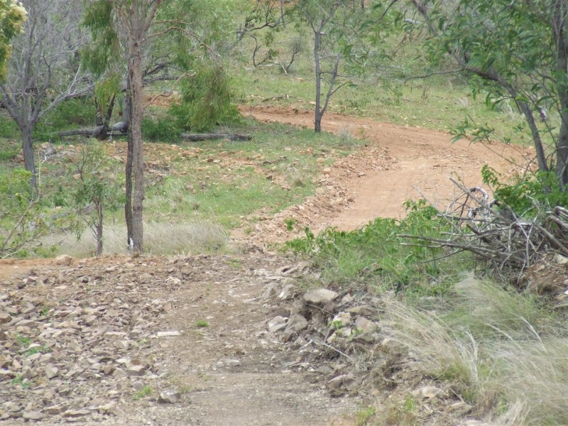 “Carinya” Oakey Creek Road, Boulder Creek QLD 4714