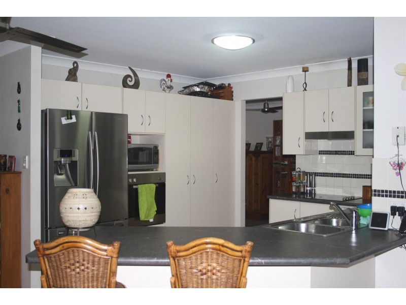 17 Freeman Court, Gracemere QLD 4702
