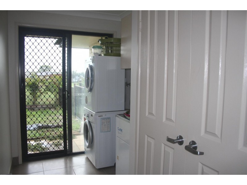 17 Freeman Court, Gracemere QLD 4702