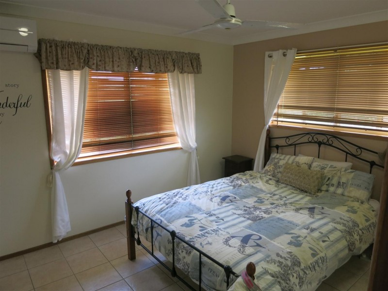32 Rayner Road, Alton Downs QLD 4702