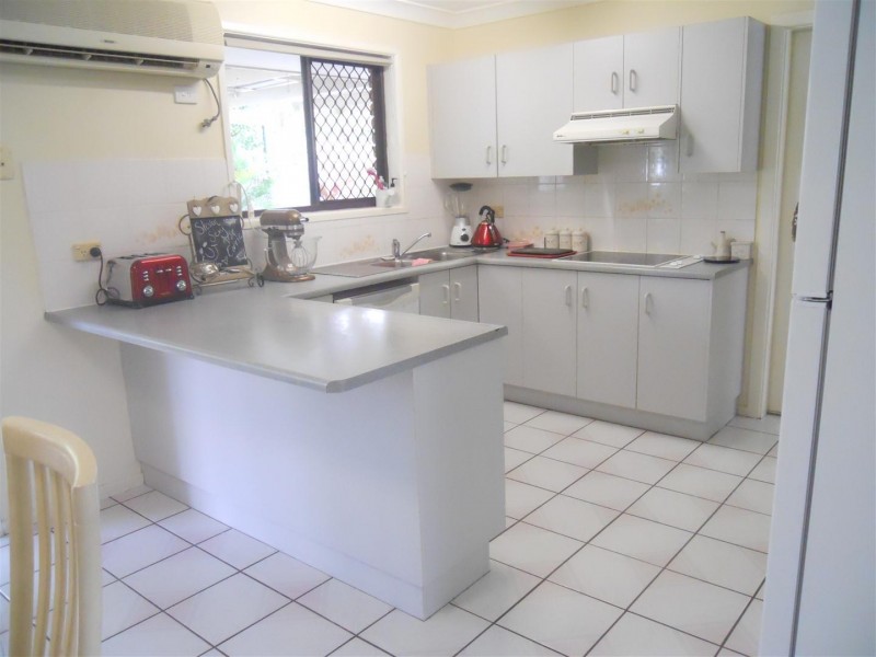 42 Cowan Street, Gracemere QLD 4702