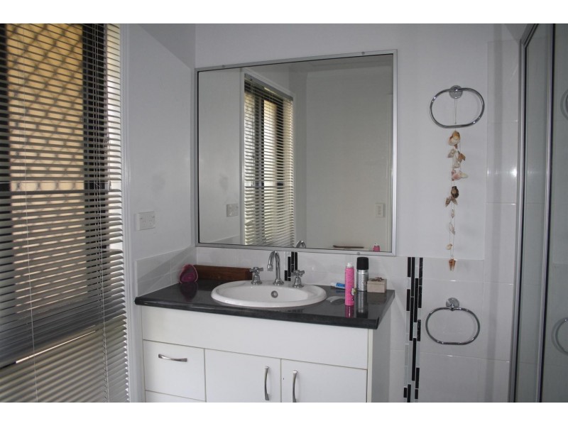 17 Cunningham Court, Gracemere QLD 4702
