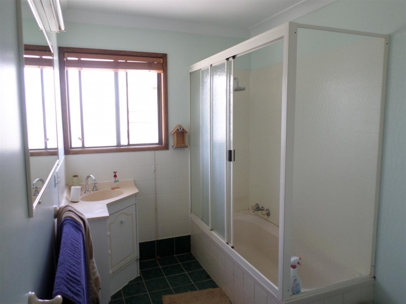 13 Ward Street, Gracemere QLD 4702