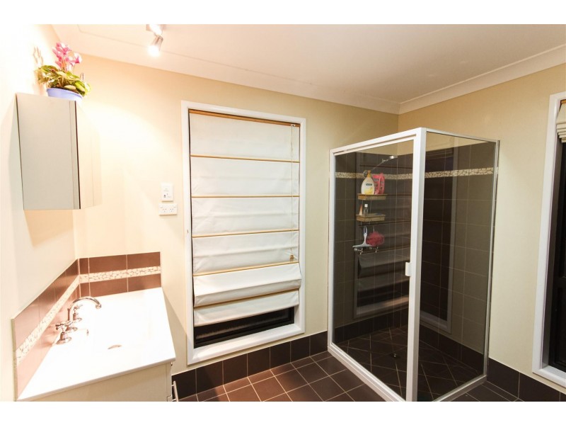 49 O’Brien Rd, Alton Downs QLD 4702