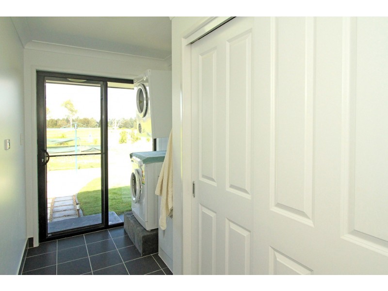 985 Ridgelands Rd, Alton Downs QLD 4702