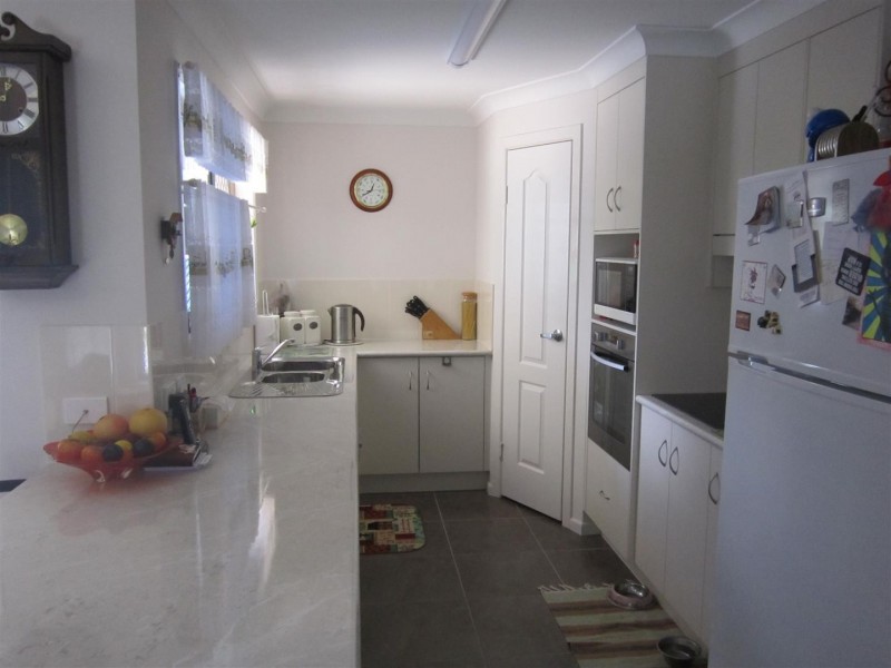 1 Lee Street, Walterhall QLD 4714