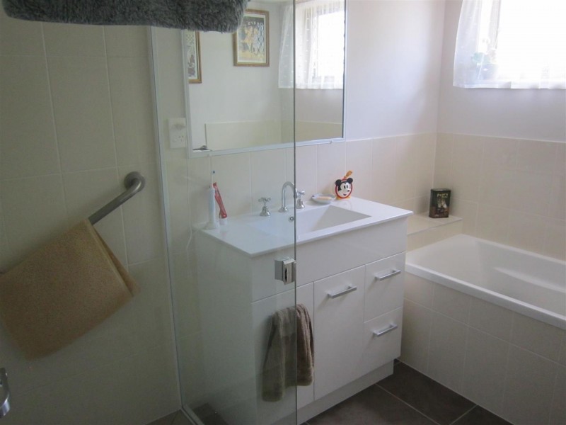 1 Lee Street, Walterhall QLD 4714