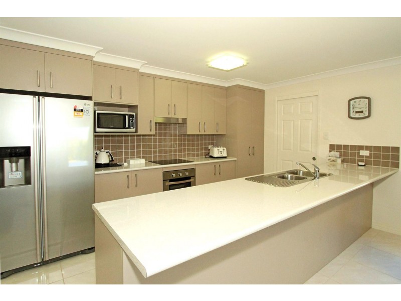 15 Bell Trees Place, Gracemere QLD 4702