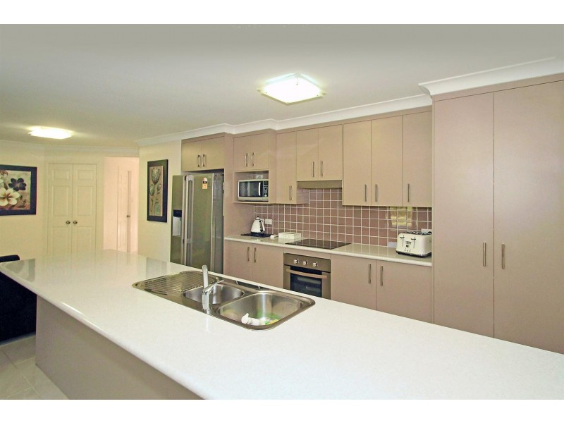 15 Bell Trees Place, Gracemere QLD 4702