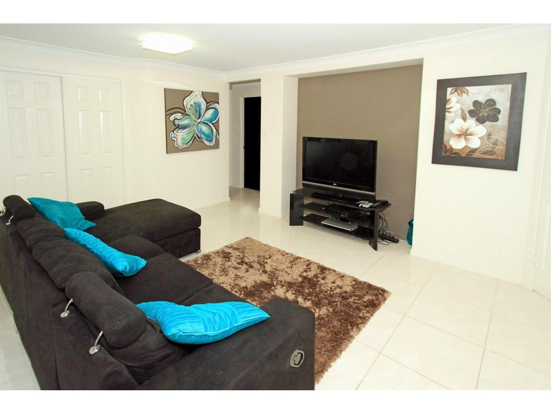 15 Bell Trees Place, Gracemere QLD 4702