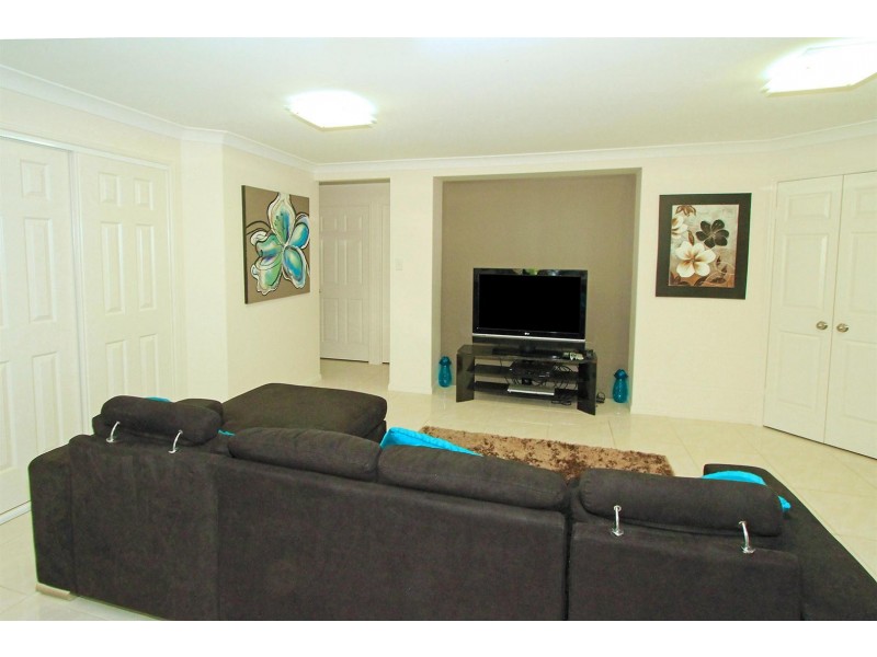 15 Bell Trees Place, Gracemere QLD 4702