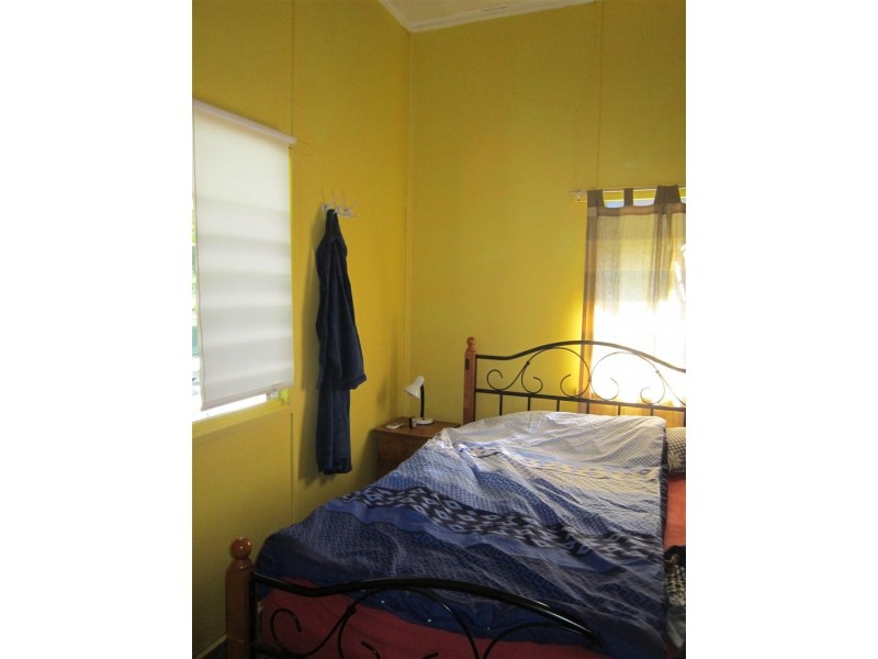 84 Dee Street, Mount Morgan QLD 4714