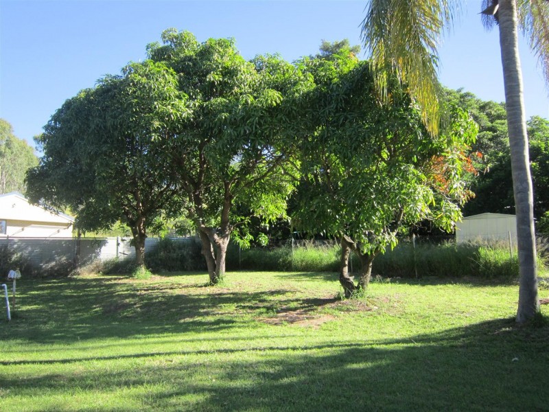 84 Dee Street, Mount Morgan QLD 4714