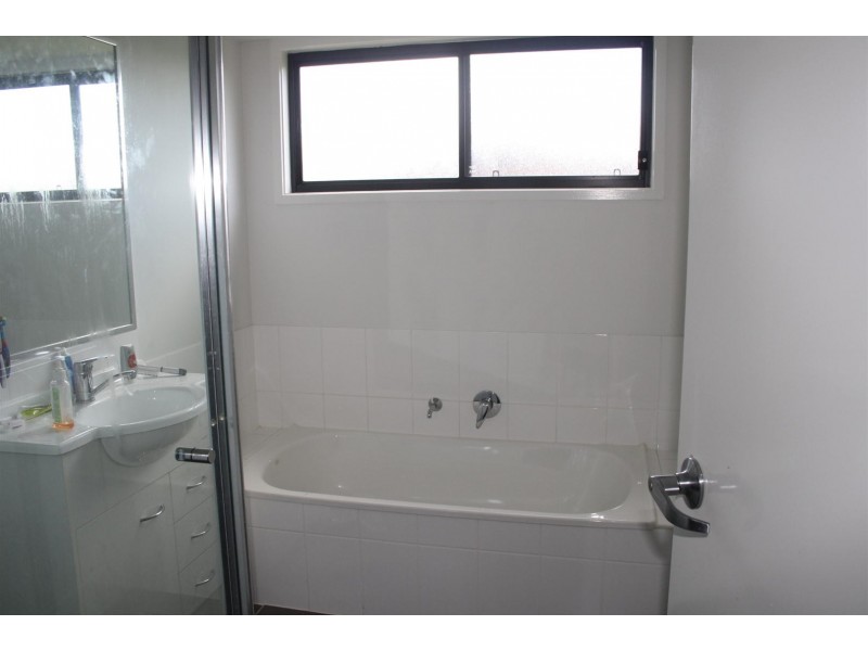 2 Tippett Crescent, Gracemere QLD 4702