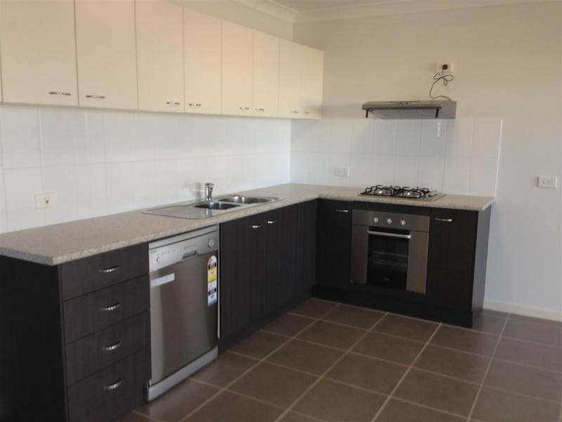 2 Tippett Crescent, Gracemere QLD 4702