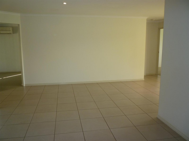 24 Jamie Crescent, Gracemere QLD 4702