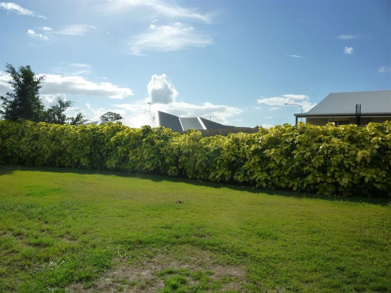 24 Jamie Crescent, Gracemere QLD 4702