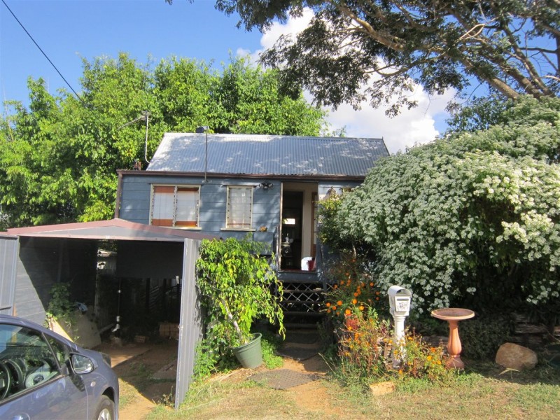 12 Gordon Street, Mount Morgan QLD 4714