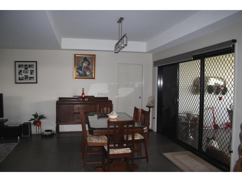 8 Jamie Crescent, Gracemere QLD 4702