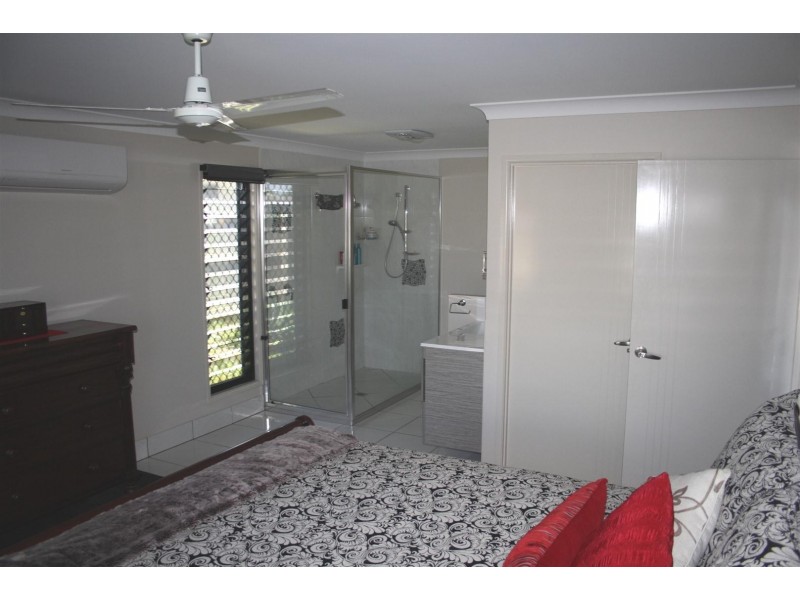 8 Jamie Crescent, Gracemere QLD 4702