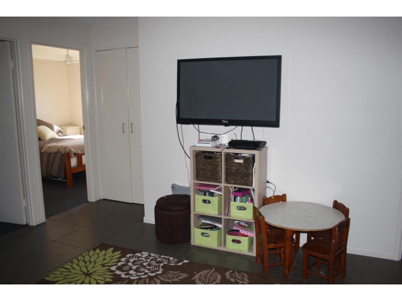 8 Jamie Crescent, Gracemere QLD 4702