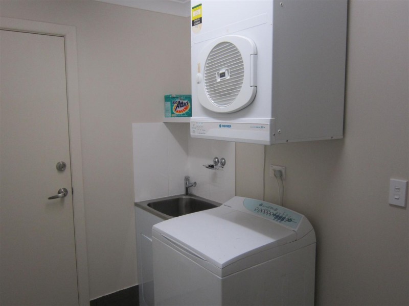 8 Jamie Crescent, Gracemere QLD 4702