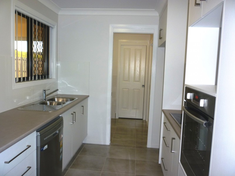 24 Burke and Wills Drive, Gracemere QLD 4702