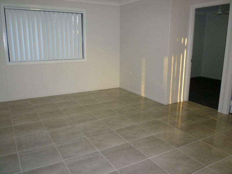 24 Burke and Wills Drive, Gracemere QLD 4702