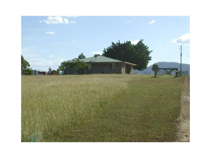 186 Wattlebank Road, Canoona QLD 4702