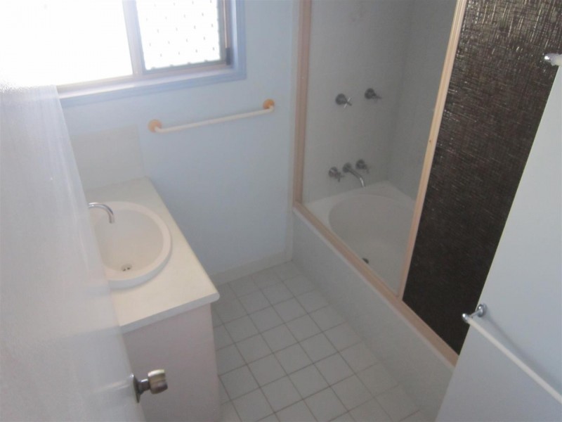 12 Schirmer Close, Gracemere QLD 4702