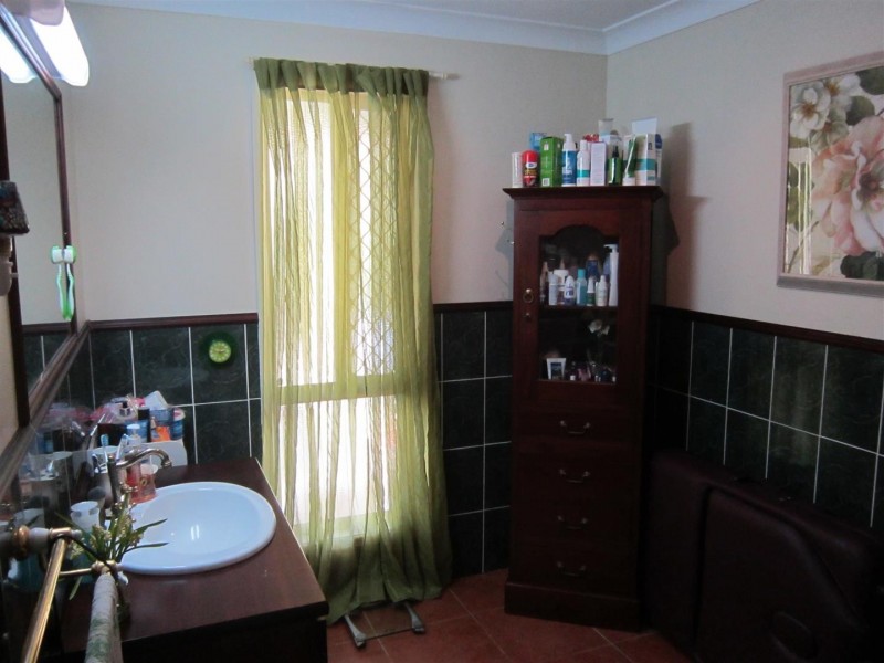 104 Gordon Lane, Mount Morgan QLD 4714