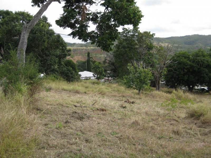 8 Cribb Street, Mount Morgan QLD 4714