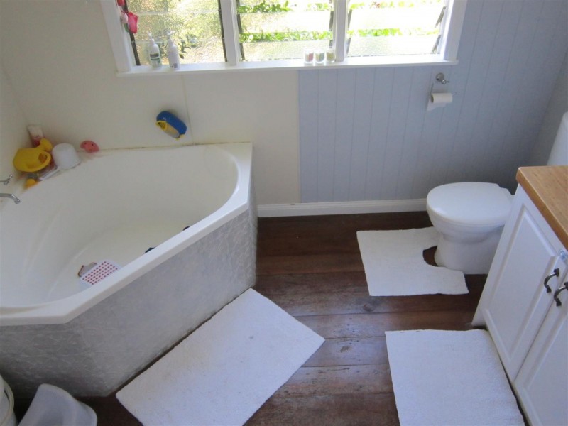 169 East Street, Mount Morgan QLD 4714