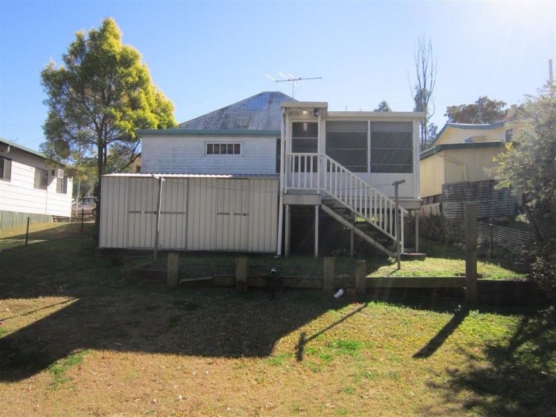 68 Hall Street, Mount Morgan QLD 4714