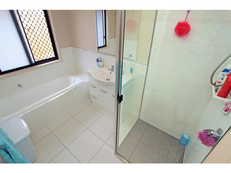 13 Violet Drive, Gracemere QLD 4702
