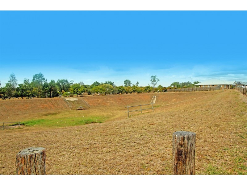 13 Violet Drive, Gracemere QLD 4702