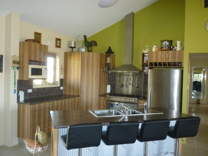 3100 Stanwell Waroula Road, Alton Downs QLD 4702