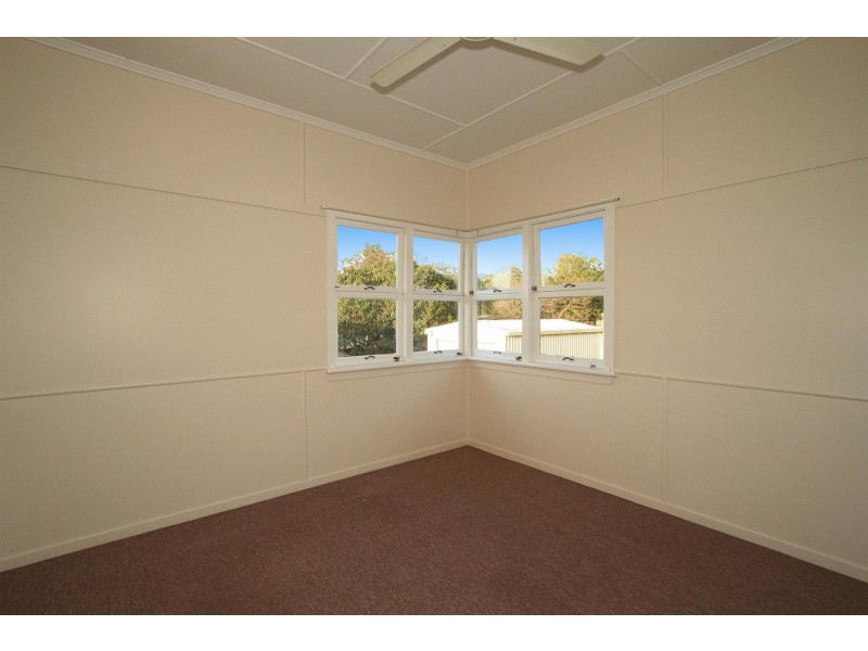 90 Tomkins Street, Berserker QLD 4701