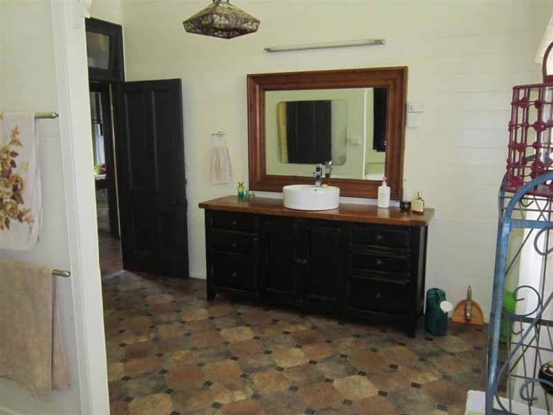 28 Morgan Street, Mount Morgan QLD 4714