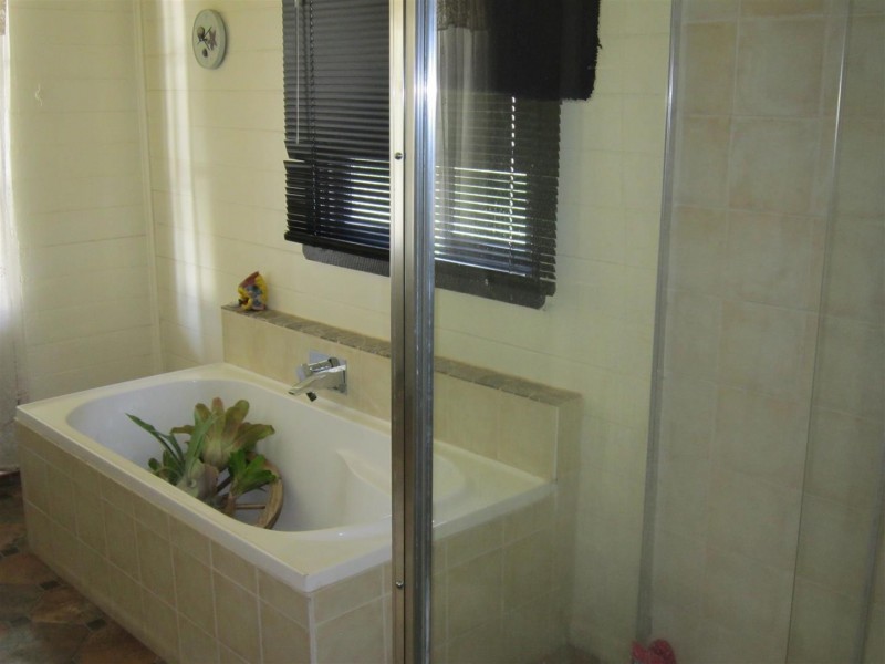 28 Morgan Street, Mount Morgan QLD 4714