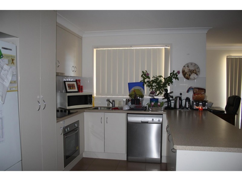 15 Tawarra Crescent, Gracemere QLD 4702