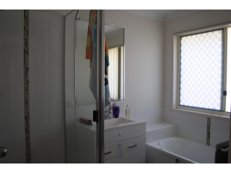 15 Tawarra Crescent, Gracemere QLD 4702