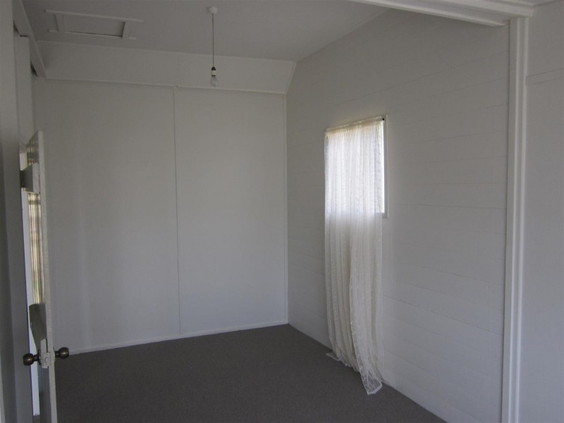 4 Phillip Street, Mount Morgan QLD 4714