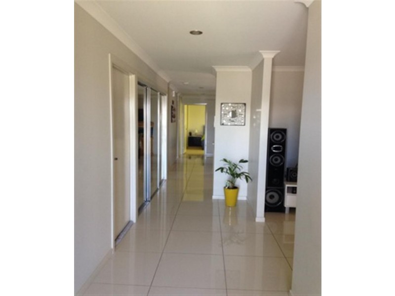 14 Maree Crescent, Gracemere QLD 4702