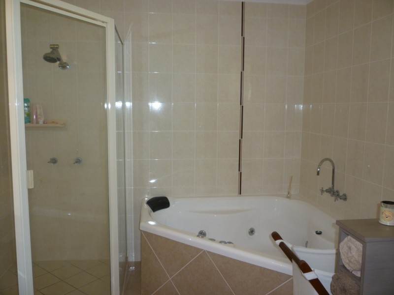 42 Ingram Drive, Gracemere QLD 4702