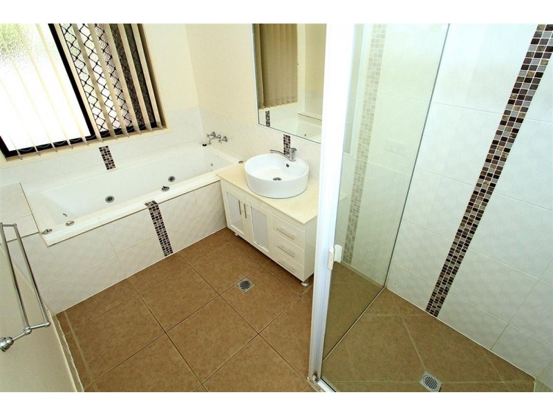 10 Latimer Avenue, Gracemere QLD 4702